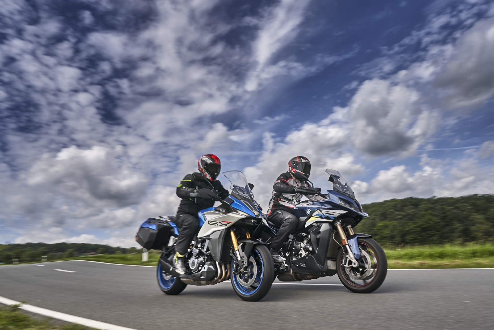 BMW S 1000 XR vs Suzuki GSX 1000 GX